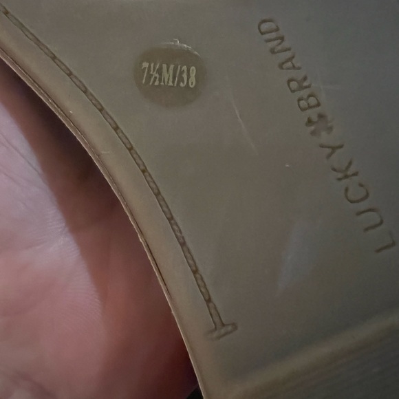 LUCKY BRAND leather sandals for women size 7.5 like new I accept offers - Picture 4 of 4